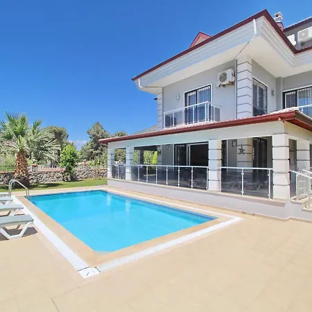 Demie Villa