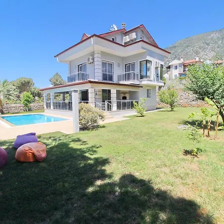 Demie Villa